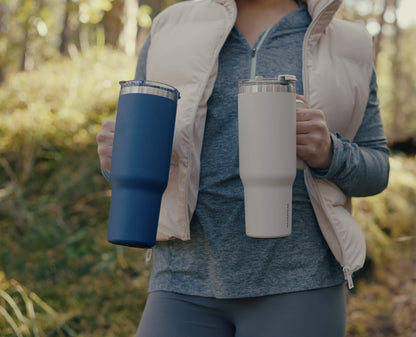 32oz Voyager With Sip and Straw Lid